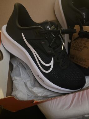 Nike Women’s Black and White Running Sneakers